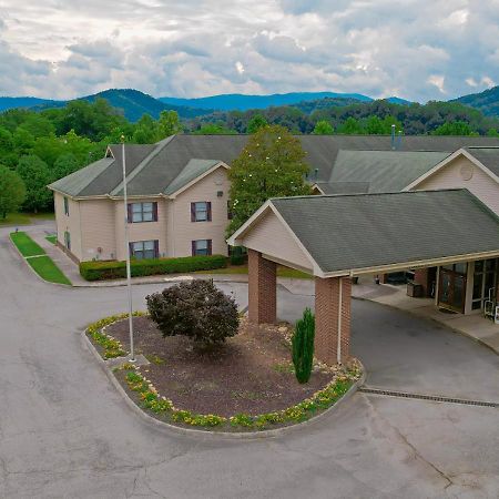 All Season Suites Pigeon Forge Exterior photo