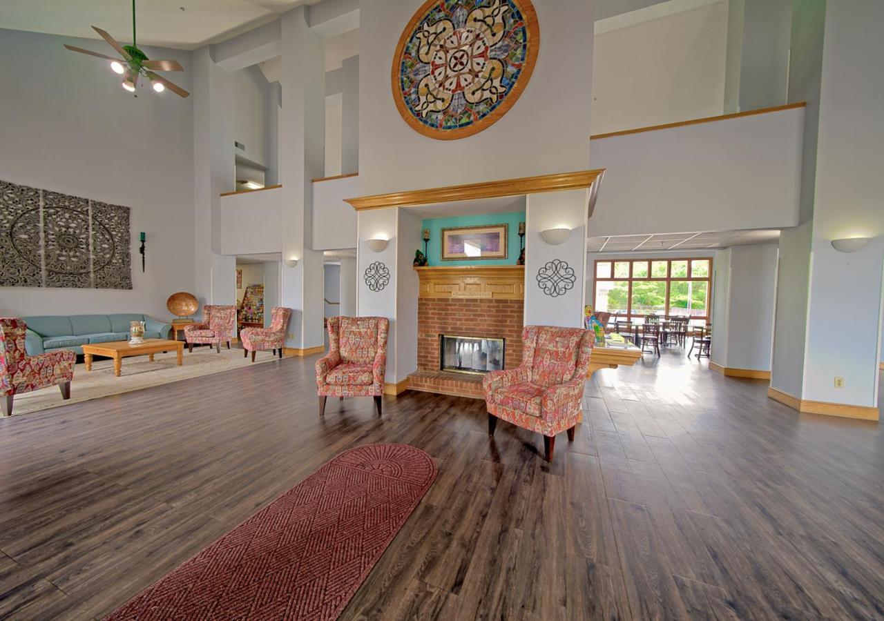 All Season Suites Pigeon Forge Exterior photo